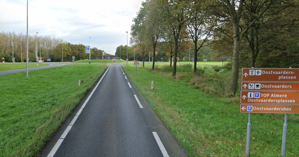 Bestuurder overleden bij auto-ongeluk op buitenring Almere.