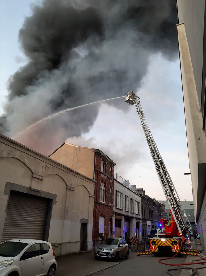Incendie, ce lundi 18 octobre 2021, dans un atelier près de la Médiacité.
