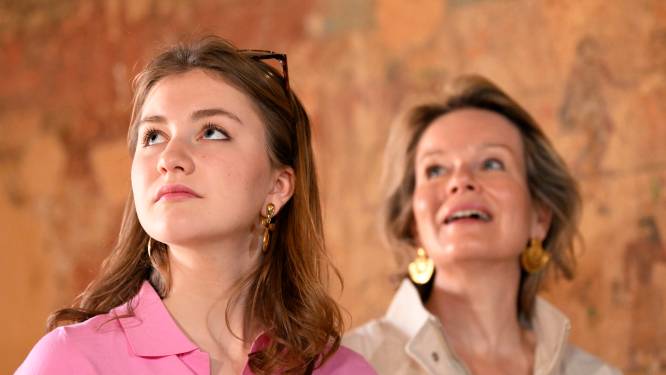 Koningin Mathilde vliegt terug naar huis, kroonprinses Elisabeth blijft nog wat langer in Egypte