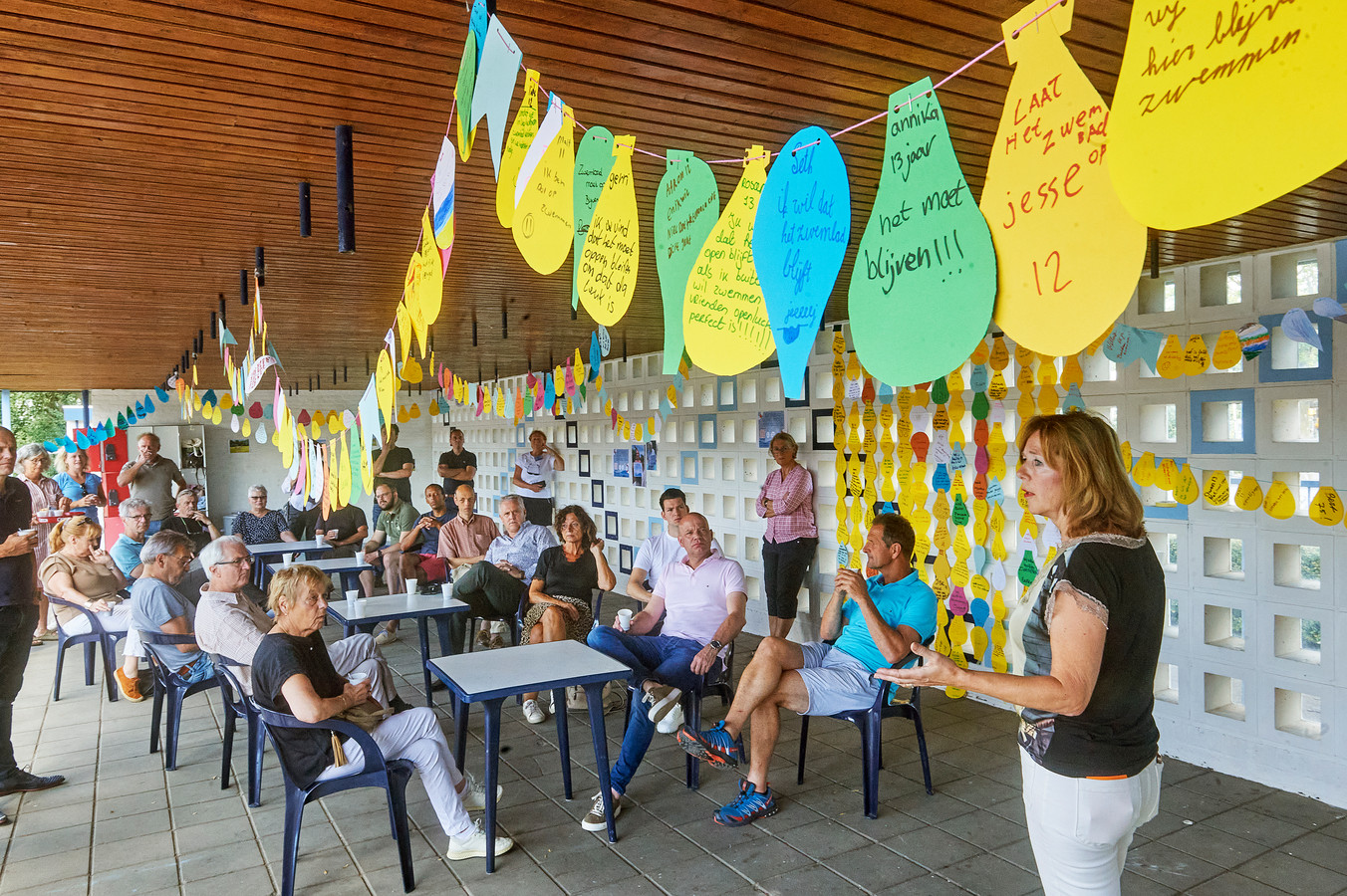 Tegen welke prijs blijft het buitenbad in Veghel open? Foto AD.nl