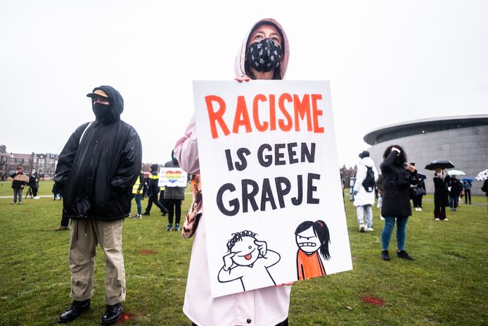 Betoging tegen anti-Aziatisch racisme op het Museumplein in Amsterdam.