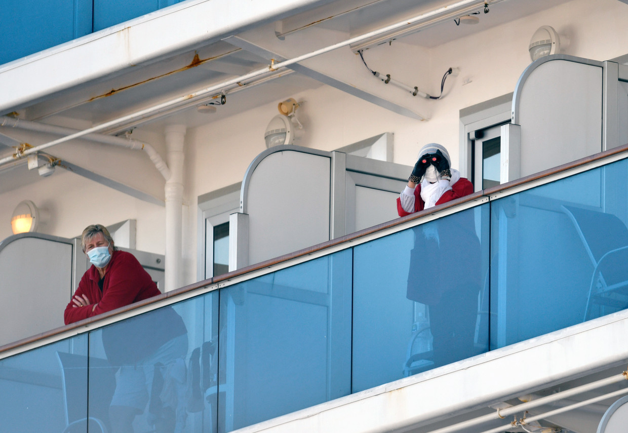 Passagiers in quarantaine op de Diamond Princess in februari 2020 Beeld EPA