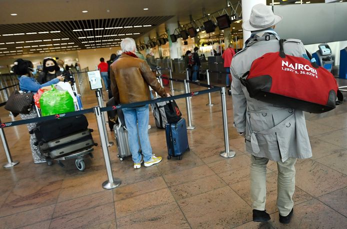 Reizigers op Brussels Airport. Ter illustratie.