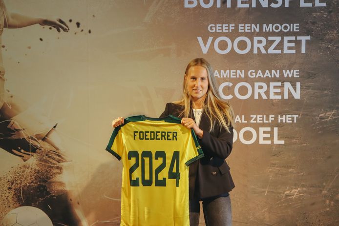 Dana Foederer tekent tot medio 2024 bij Fortuna Sittard.