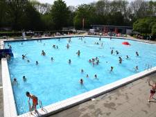 Renovatie zwembaden: grote ligweide bij Ganzewiel in Raamsdonksveer