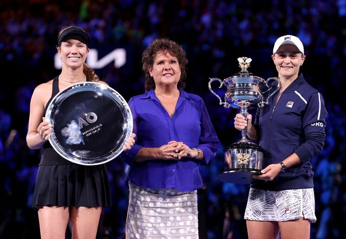 De Australische gewezen kampioene Evonne Goolagong mocht de trofeeën uitreiken.