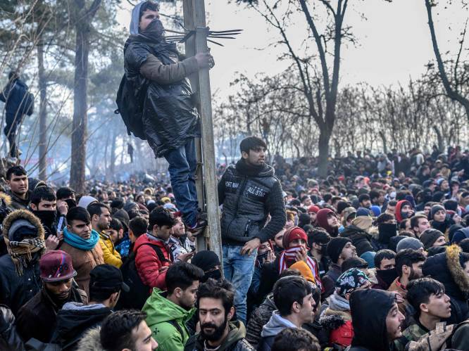 Turkse regering: “Al 75.000 migranten vanuit Syrië doorgelaten naar Europese Unie”, alertniveau aan grens opgetrokken