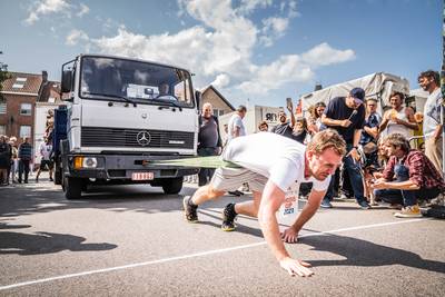 IN BEELD. Gentbrugge laat spierballen rollen tijdens eerste John Massis-cup: “De vrachtwagen in gang krijgen, dat is de moeilijkheid”