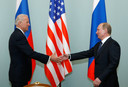 Moscou, 10 mars 2011: Joe Biden, alors vice-président des États-Unis, rencontre Vladimir Poutine, alors Premier ministre de Russie