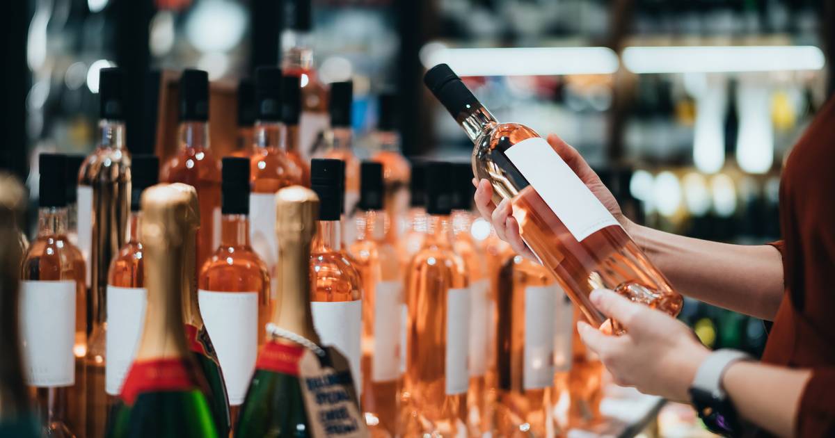 Королевство Саудовская Аравия открывает магазин по продаже алкогольных напитков дипломатам в рамках борьбы с незаконной торговлей алкоголем |  снаружи