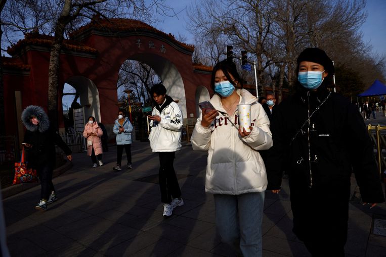 Mondkapjes tegen Covid-19 in de Chinese hoofdstad Beijing. Beeld REUTERS