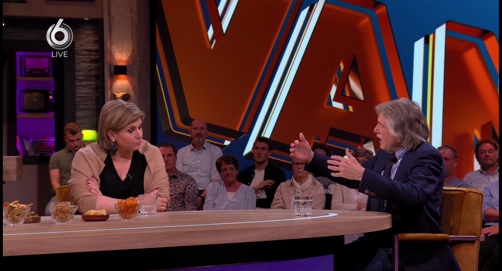 Twee Weken Na Verkrachtingsverhaal Is Johan Derksen Alweer Op Tv Je 