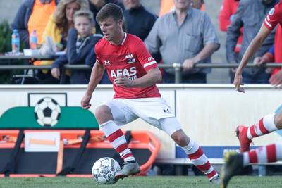 AZ wint met grote cijfers van Club Brugge