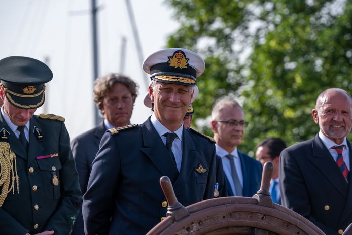 Koning Filip kwam het spektakel - én het zicht op de prachtige skyline van de Scheldestad - hoogstpersoonlijk aanschouwen. Plaats van afspraak: de Royal Yacht Club of Belgium (RYCB) op Linkeroever.