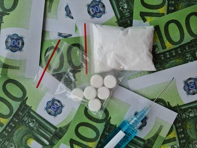 Politie grijpt in bij huis waar drugs worden verhandeld in Poortvliet