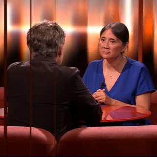 Toen Winny Ang over de trauma’s van vluchtelingen sprak, liet Thomas Vanderveken de verontwaardiging in zijn stem doorsijpelen