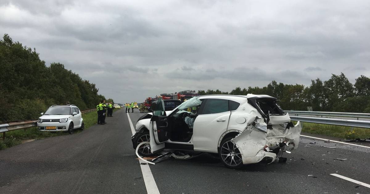 Verschillende gewonden bij ongeluk op A58 bij Kruiningen, snelweg vrijgegeven.
