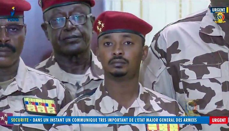 Mahamat Idriss Déby, alias Kaka, tevens de zoon van de gedode president Idriss Deby tijdens een televisietoespraak afgelopen dinsdag waar hij bekend maakte de macht in zijn land naar zich toe te trekken.  Beeld AP