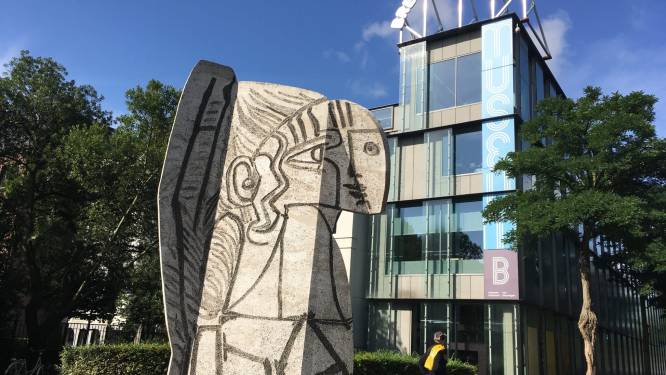 Wist je vast niet: hier in Rotterdam staat een echte Picasso op straat