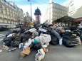 Het stinkt in Parijs: straten bezaaid met afval door stakingen vuilnismannen