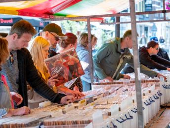 Langste Platenmarkt komt voor vierde keer naar Apeldoorn tijdens Pinksteren