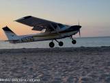 Vliegtuigje eindigt met neus in zand bij noodlanding in VS