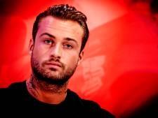 Geschrokken Dave Roelvink verliest macht over stuur en rijdt Lamborghini in de prak