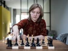Jonge Nijmeegse schaakster Josephine Damen traint dagelijks voor winst op kampioenschap: ‘Ik voel de adrenaline vrijkomen’