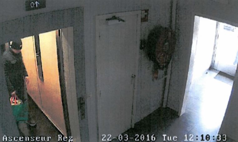 Enkele uren na de aanslagen komt Osama Krayem bij het safehouse in Etterbeek aan. Beeld rv