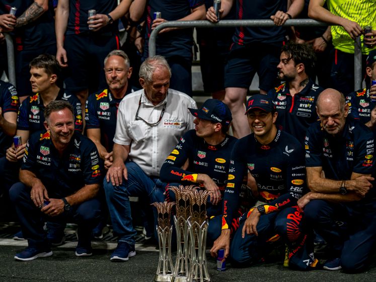 Feest bij Red Bull: 'Safety car kwam nét te vroeg voor Max'