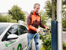 De auto opladen aan een lantaarnpaal? In Utrecht kan het!