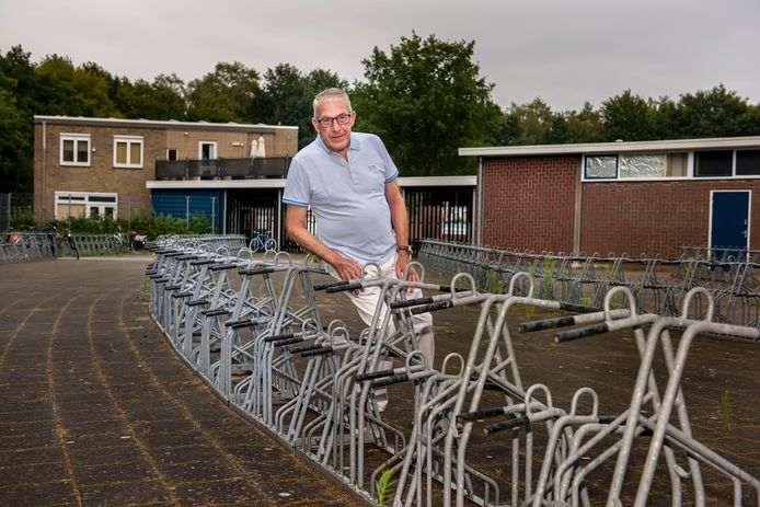 BREDA - Mathijs, De man van de fietsenstalling gaat verhuizen
