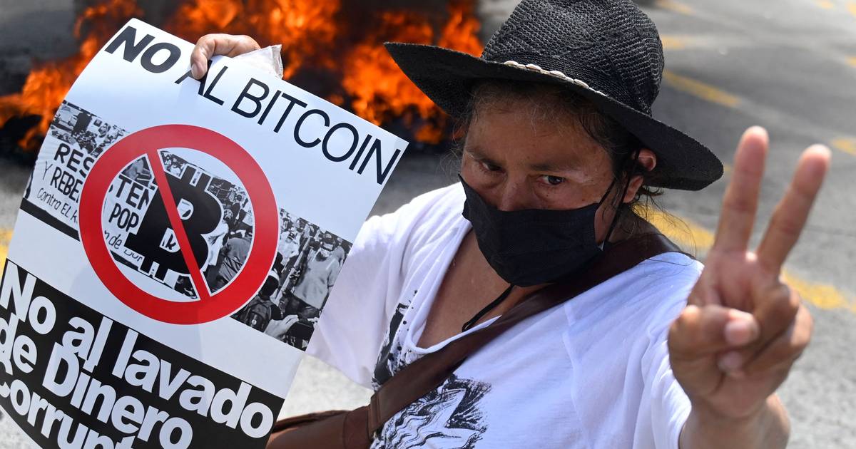 “No to bitcoin”: protest in the first country in the world where crypto is legal tender |  News