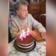 Hilarisch! Oma verliest kunstgebit