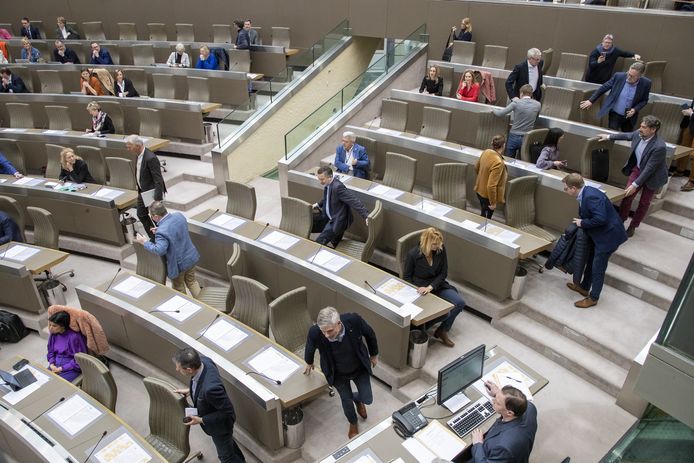 Vlaams left the Belong Hemisphere immediately after the plenary session of the Flemish Parliament began.