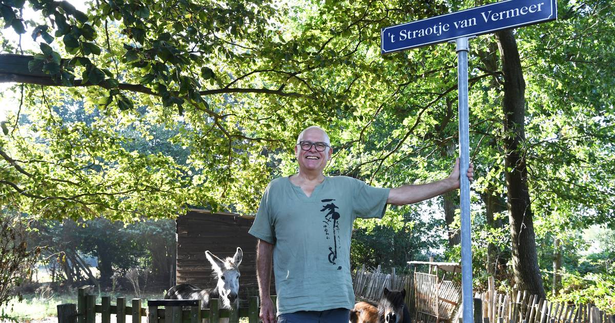 In Haghorst stikt het van de bijzondere straatnaambordjes, maar Straotje van Vermeer was de eerste