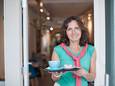 Andrea van der Ster runt Koffiehuis Sparkle. Zij ontving dankzij de Zutphense bonnenactie 2500 euro voor workshops in haar ‘tweede huiskamer’.