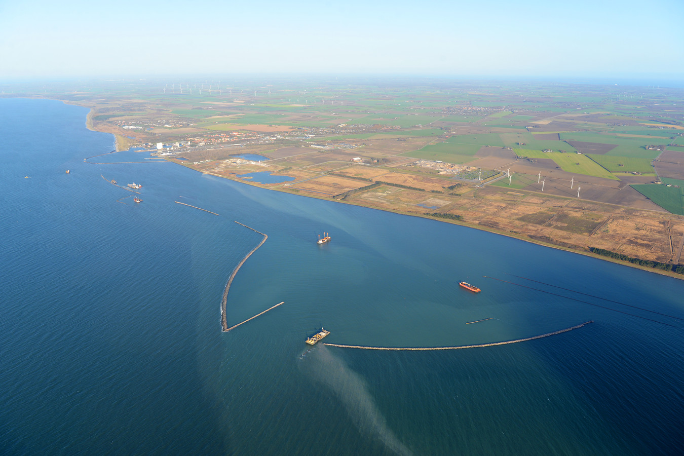 De ultieme stunt: hoe Deventer bedrijf de langste onderwatertunnel ter  wereld bedacht | Foto | destentor.nl