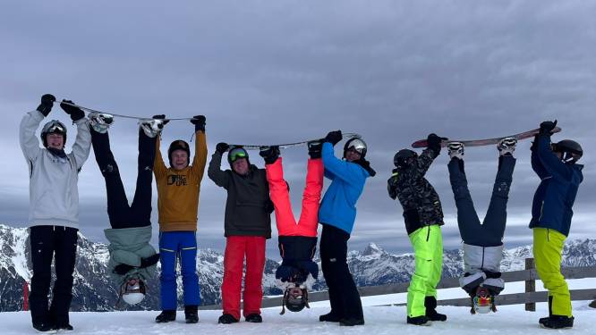 MIJN FOTO | Helemaal ondersteboven van de vakantiepret op wintersport