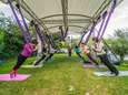 Een dagje hangen met aerial yoga: ‘Ik wil niet meer met beide benen op de grond’