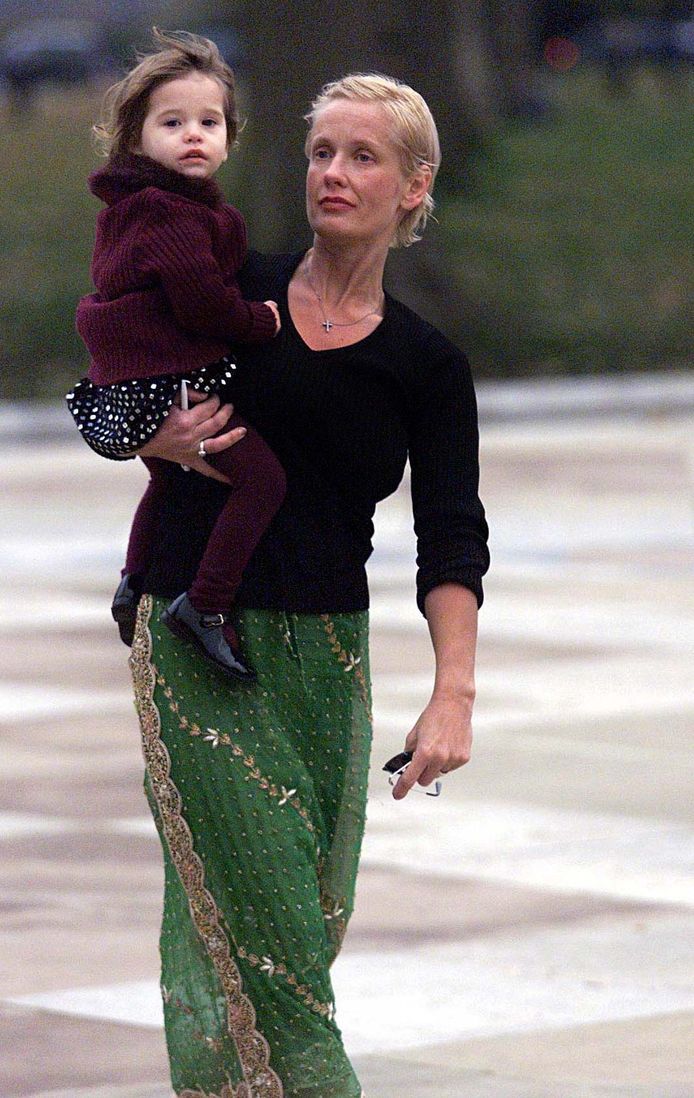 Paula Yates met Tiger Lily.