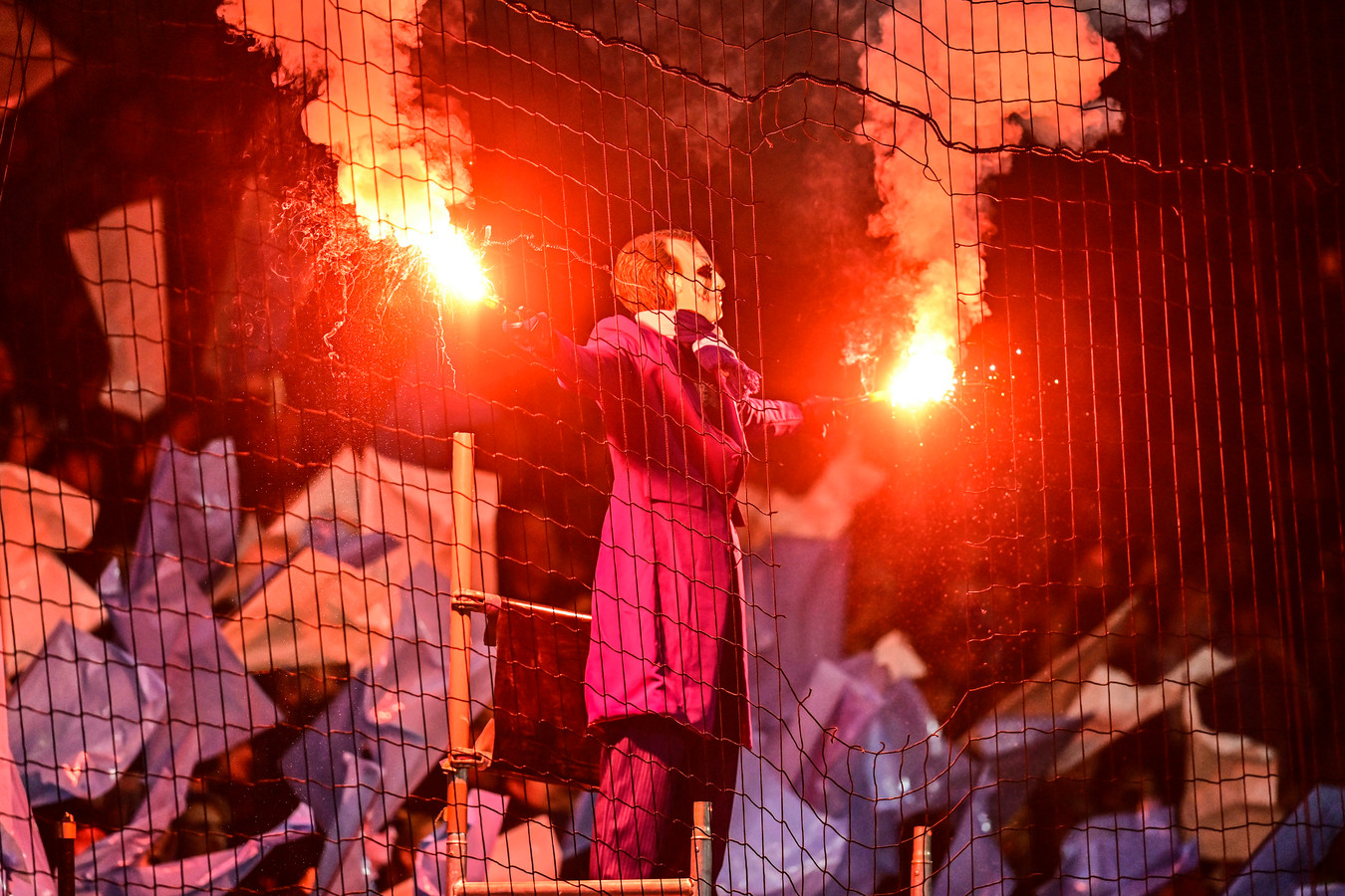 Batman treurt na verlies FC Eindhoven, The Joker kan dit keer lachen ...