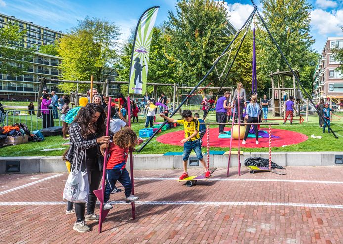 Extra foto's: Mooi weer spelen in de Poptahof