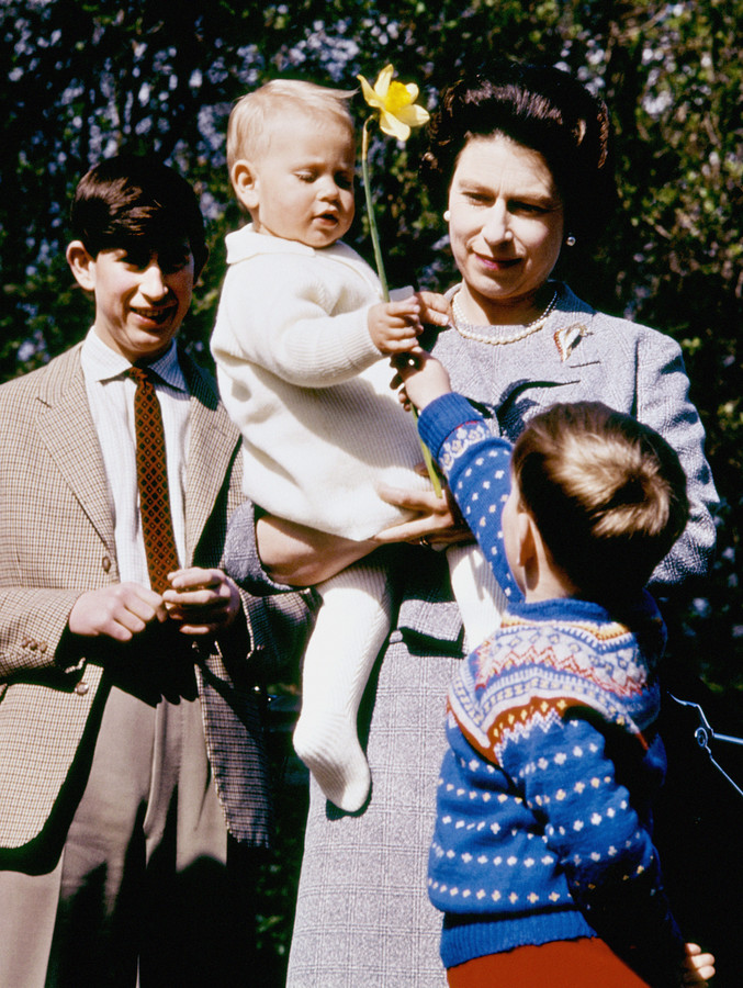 21 avril 1965. La reine Elizabeth II avec ses trois garçons.