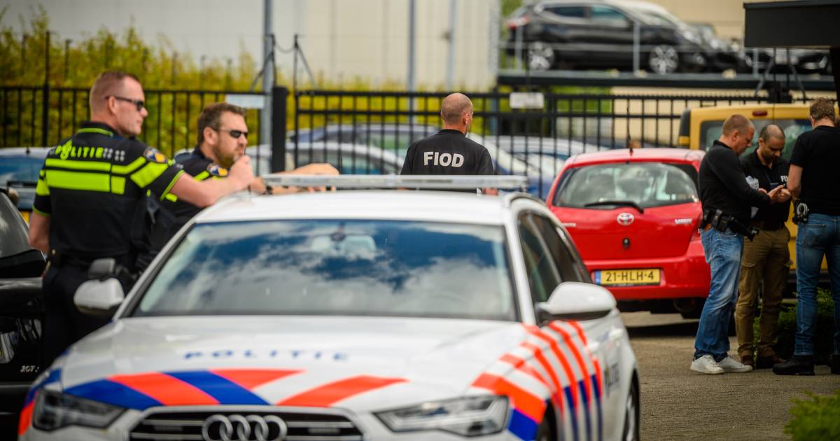 Autobedrijf Woerden verdacht van grootschalige btwfraude en witwassen