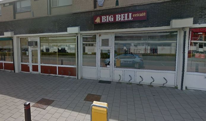Eetcafé Big Bell aan het Willem Ruysplein in Zwijndrecht.