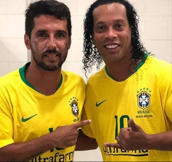 Jorginho met Ronaldinho.