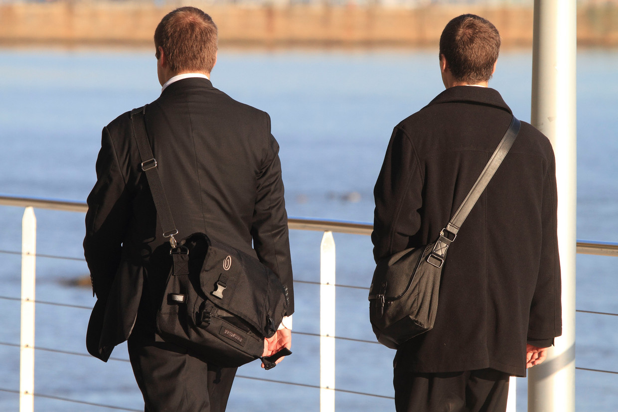 Waar gaat het geld van de Jehova’s getuigen heen? ‘Volgens mij lachen de bestuursleden zich kapot’