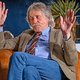 Johan Derksen ‘excuseert’ zich voor het eerst: ‘We moeten ook niet overdrijven: voor welke volwassen vrouw is een foto van een lul een traumatische ervaring?’