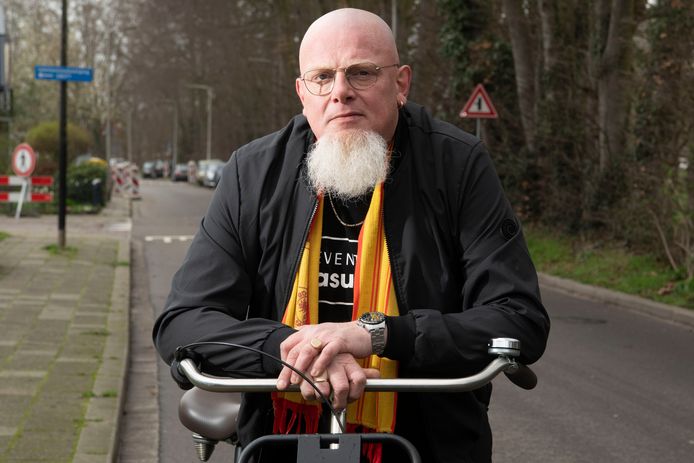 Een historische 2-1 overwinning tegen Ajax, Hans van Beek weet er door een hersenschudding niets meer van.